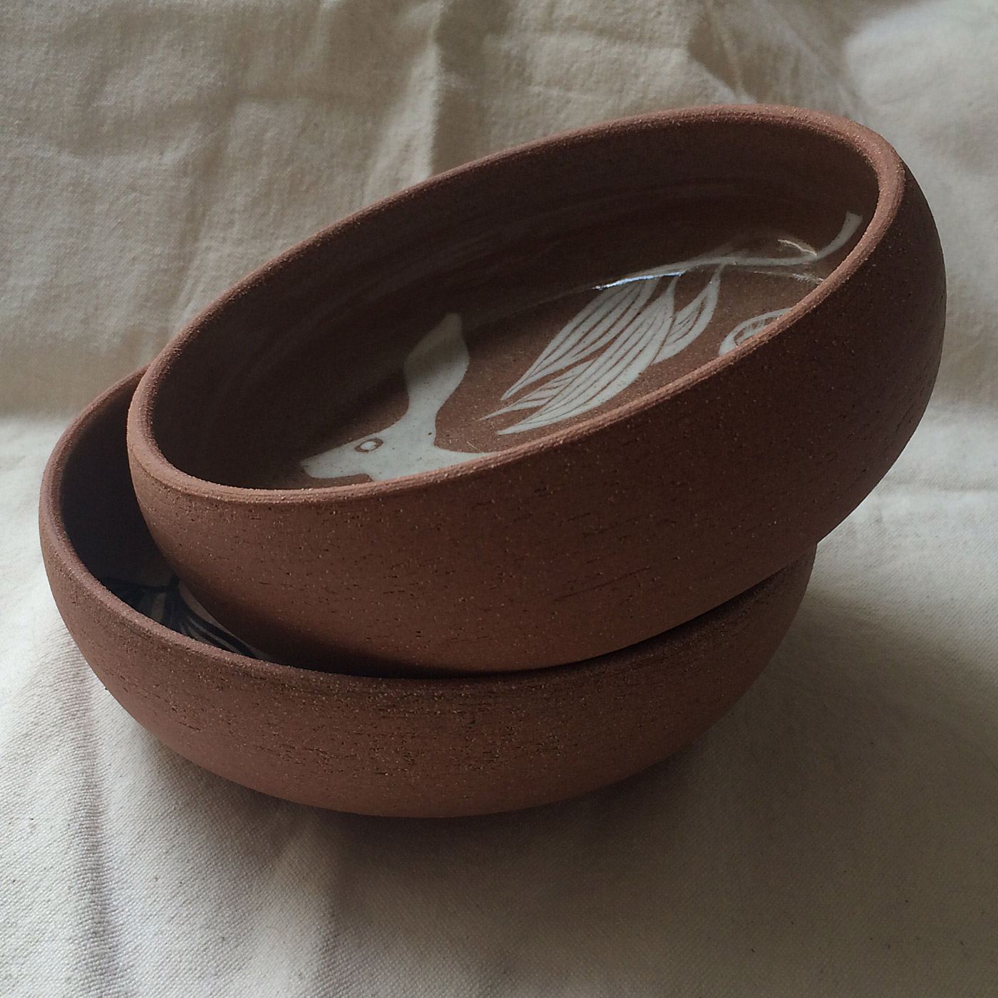 White hare bowl - Image 2