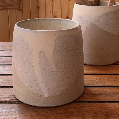 Pot à ustensiles, La Datcha